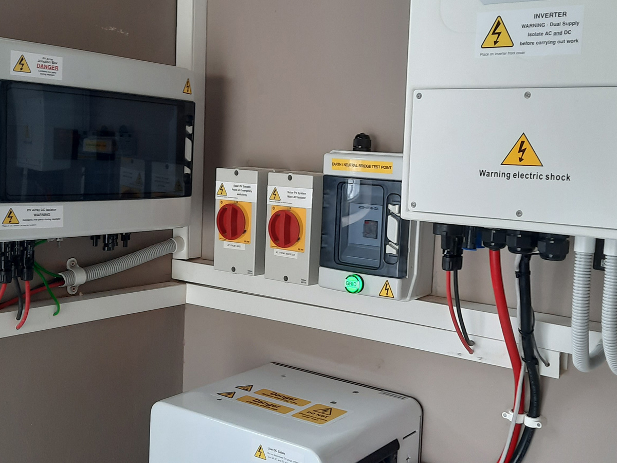 Energy-engineering-solar-installations-backup-unit-van-rooyen3